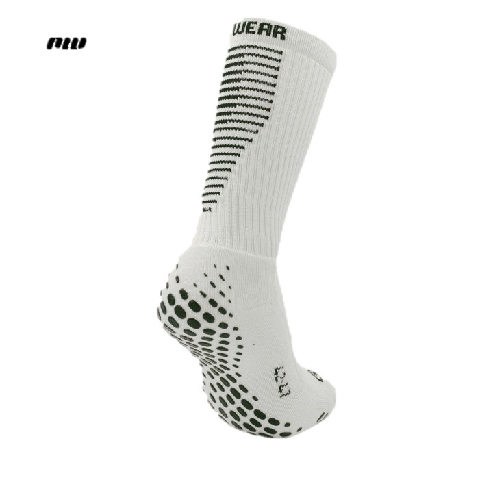 Weiße Sportsocken mit grünem Muster und rutschfester Sohle